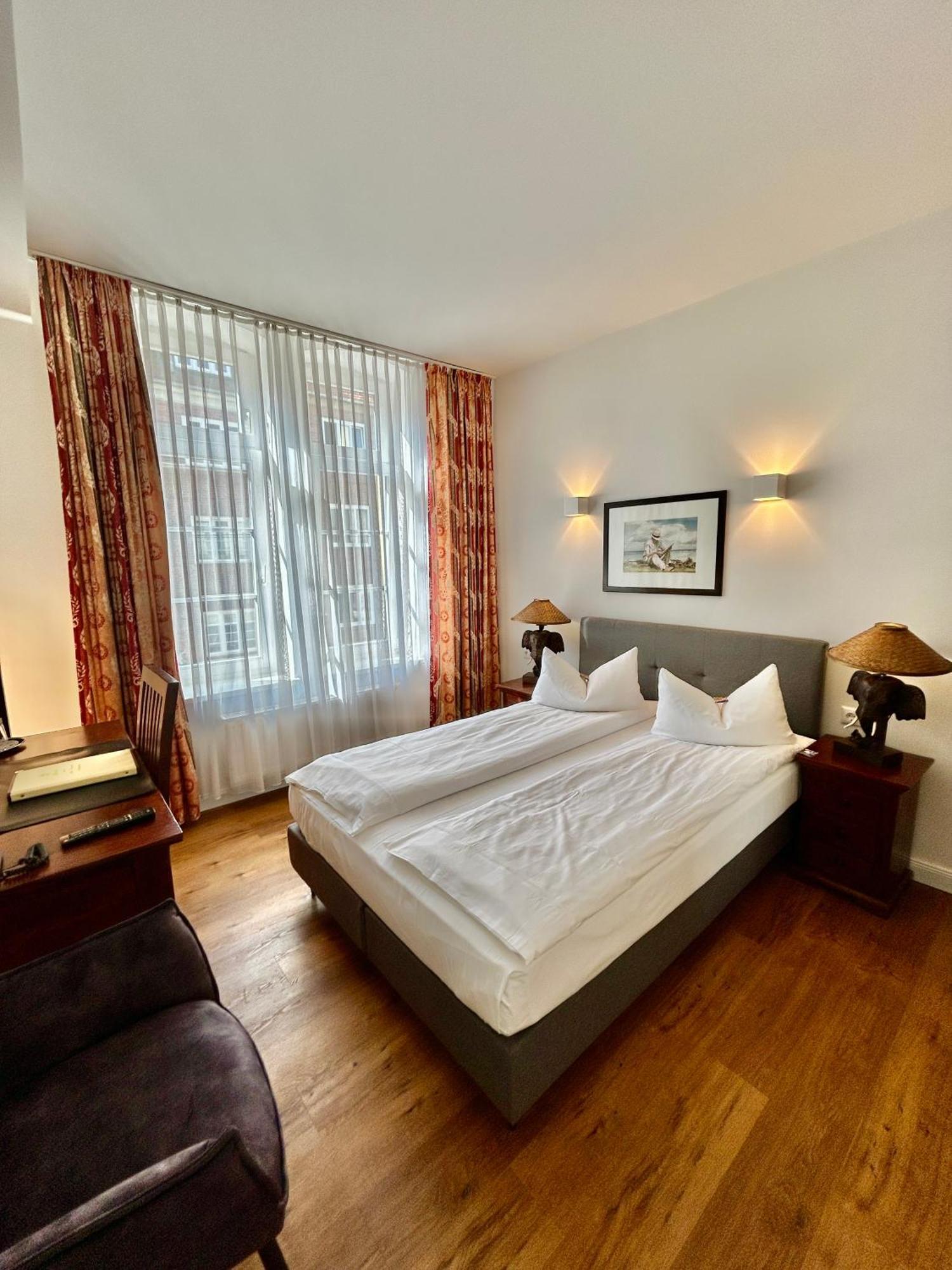 Hotel Elefant Schwerin  Bagian luar foto