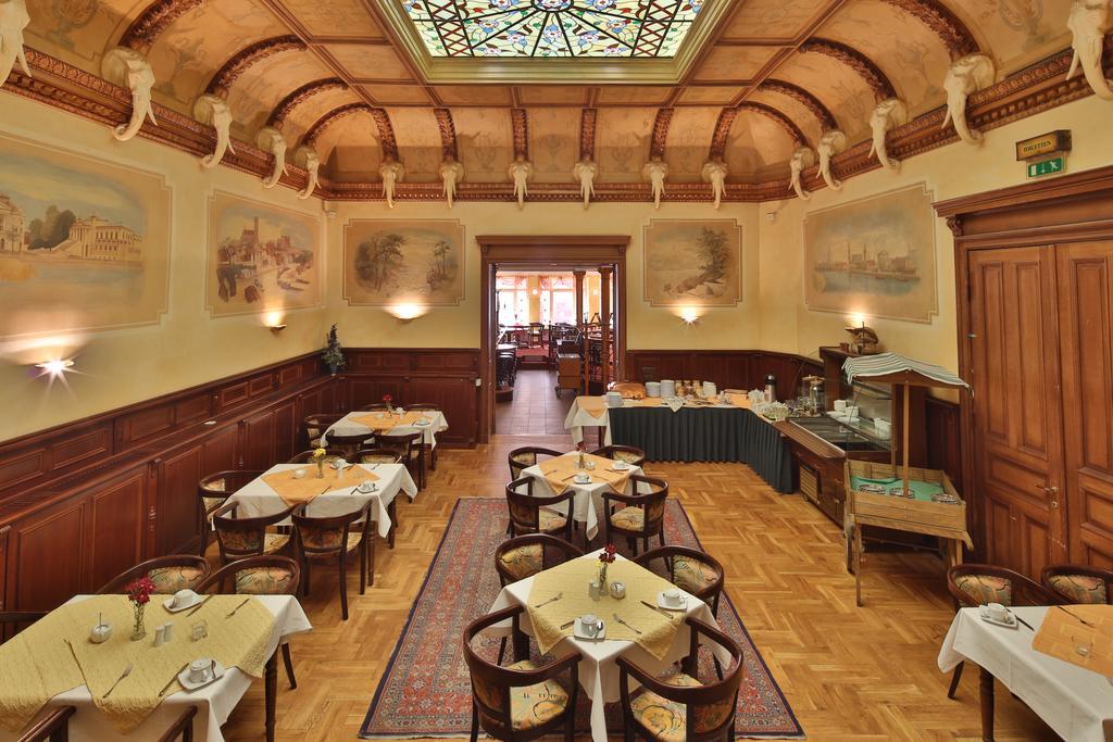Hotel Elefant Schwerin  Bagian luar foto