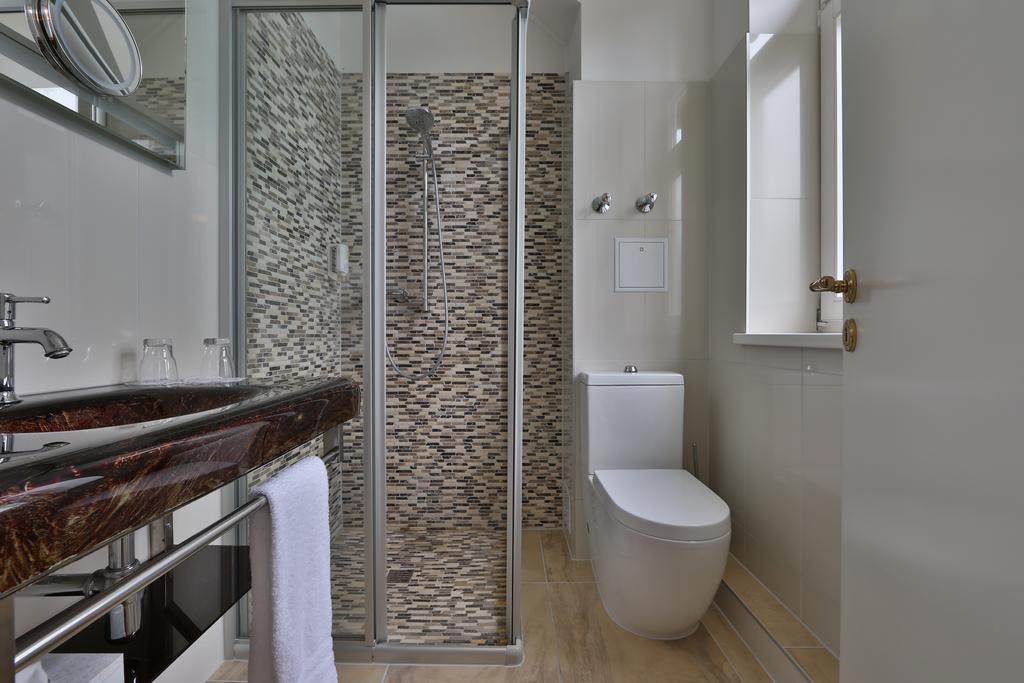 Hotel Elefant Schwerin  Bagian luar foto