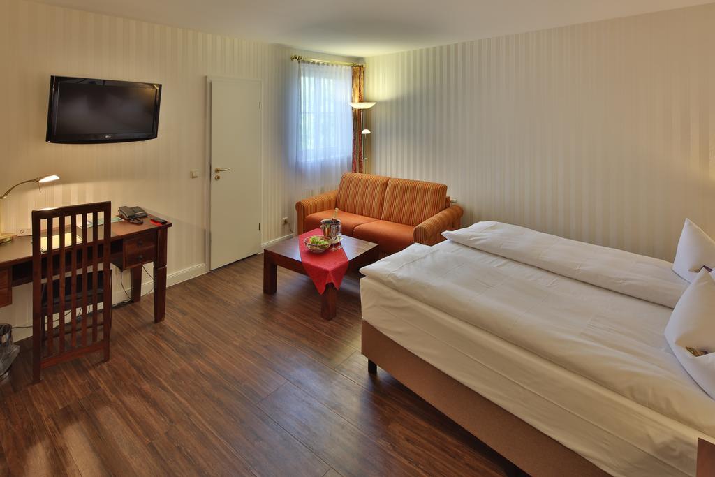 Hotel Elefant Schwerin  Bagian luar foto