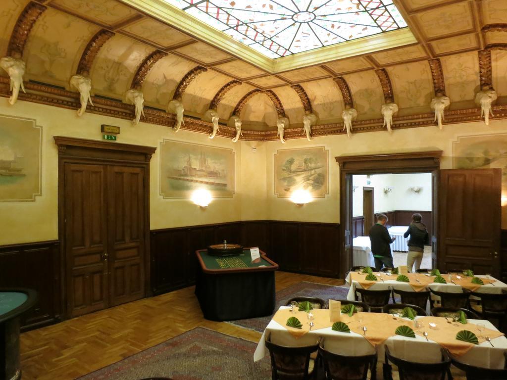 Hotel Elefant Schwerin  Bagian luar foto
