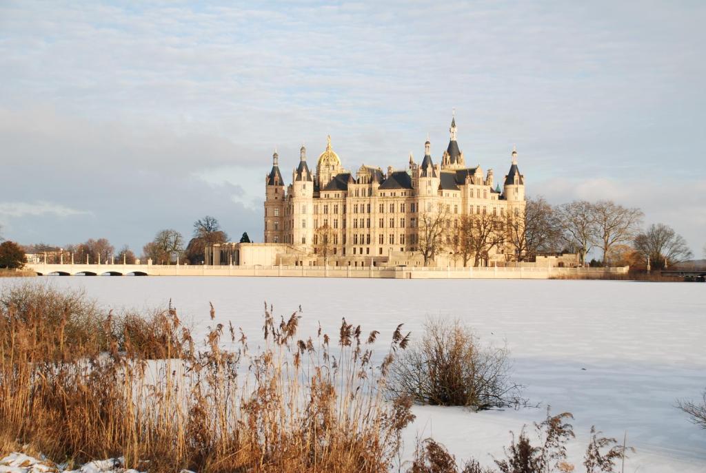 Hotel Elefant Schwerin  Bagian luar foto