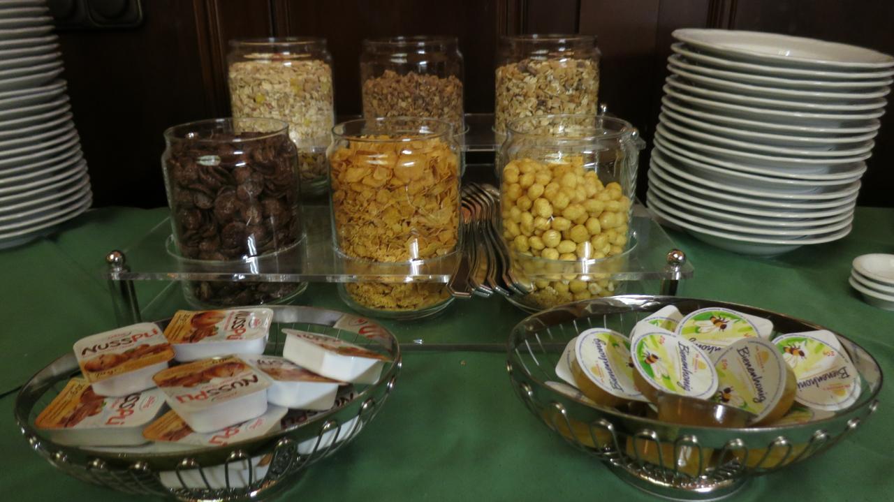 Hotel Elefant Schwerin  Bagian luar foto